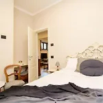 Lucca Mira Apartment